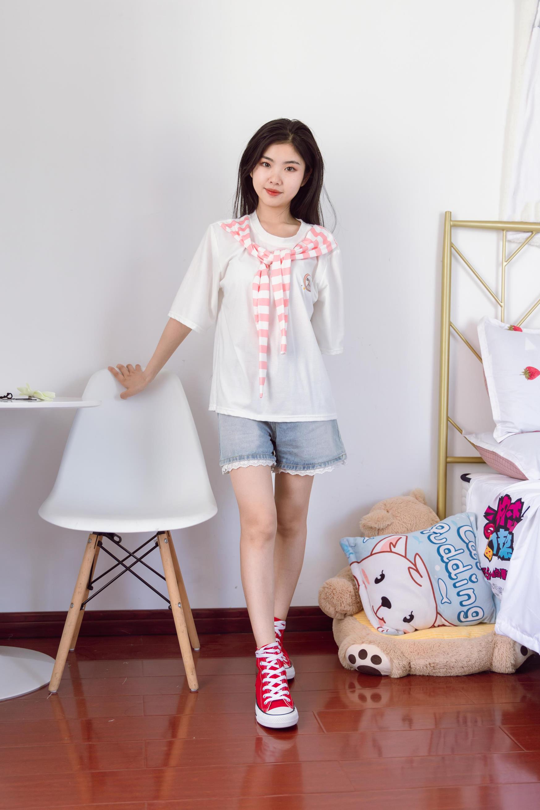 勿恋传媒 积分兑换 027期 米米牛仔短裤白色棉船袜脚 [151P/1V/4.29G]插图5