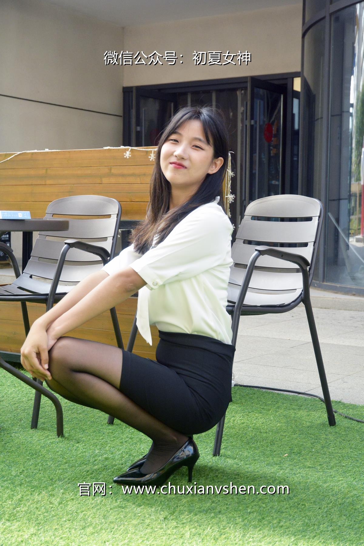 初夏女神 088期 点点~【黑白正装】黑白正装解锁黑丝的穿搭风 [140P/1V/5.48G]插图2