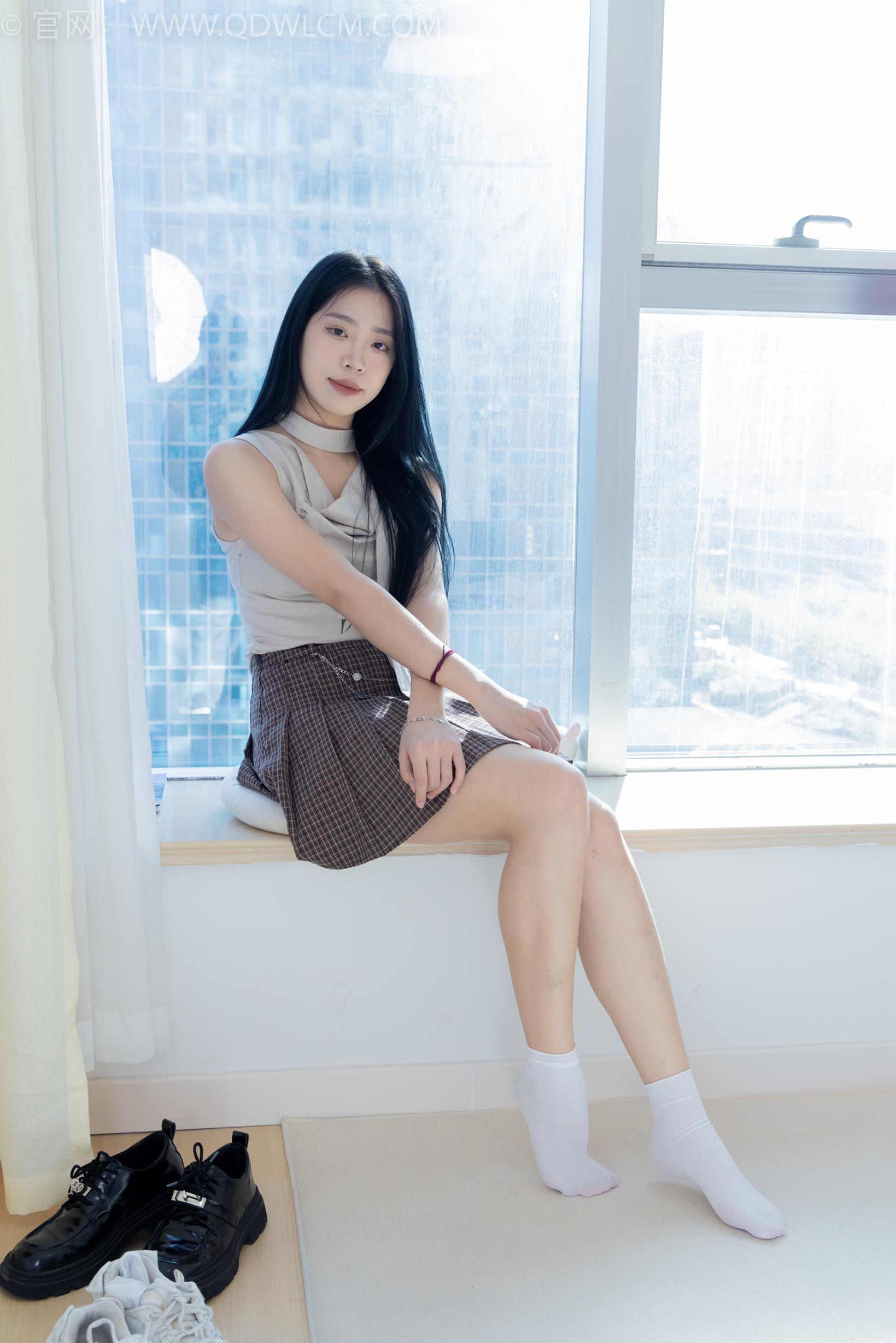 勿恋传媒 1784期 小谷皮鞋白冰丝袜裸足[150P/1V/3.7G]插图7