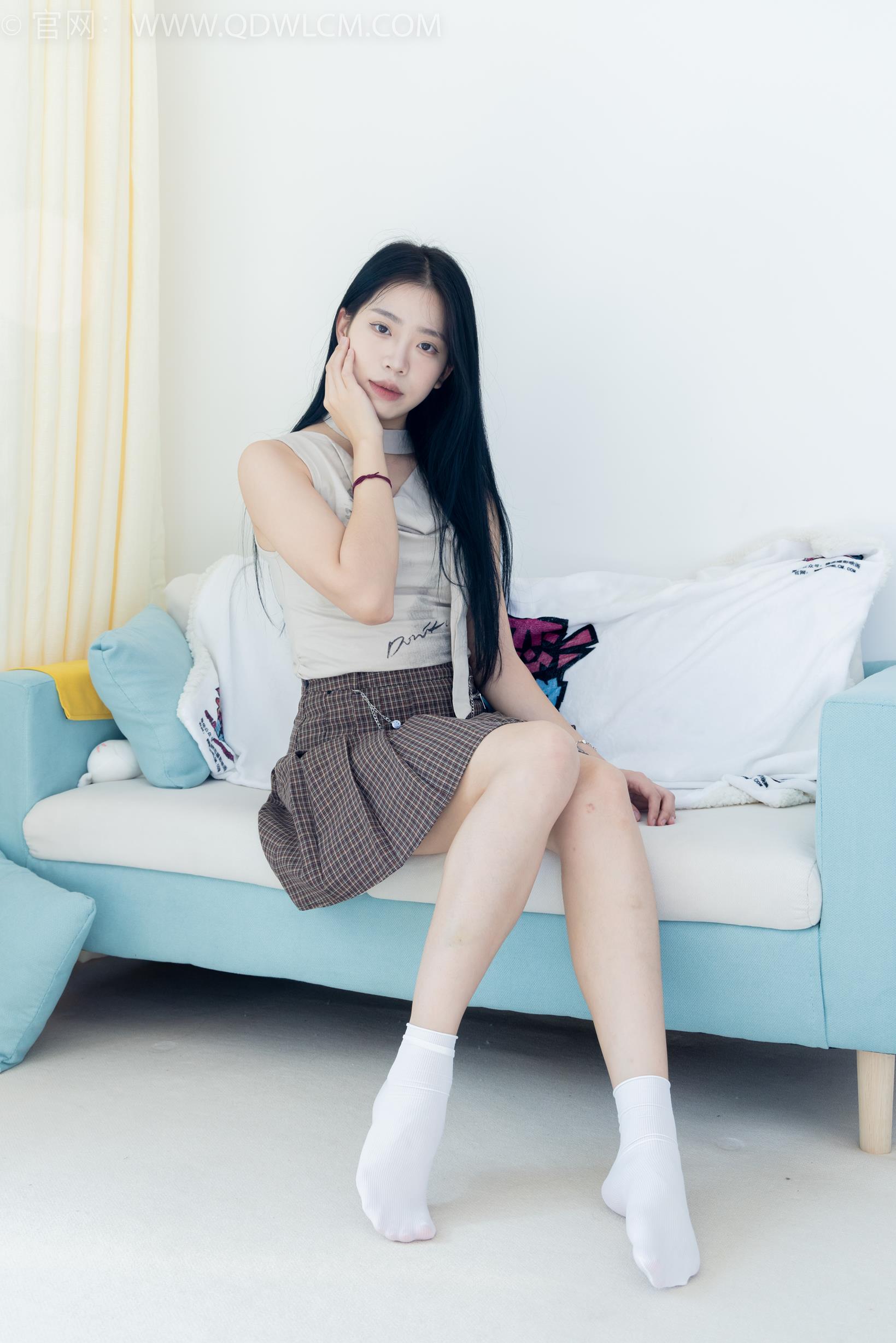 勿恋传媒 1784期 小谷皮鞋白冰丝袜裸足[150P/1V/3.7G]插图4