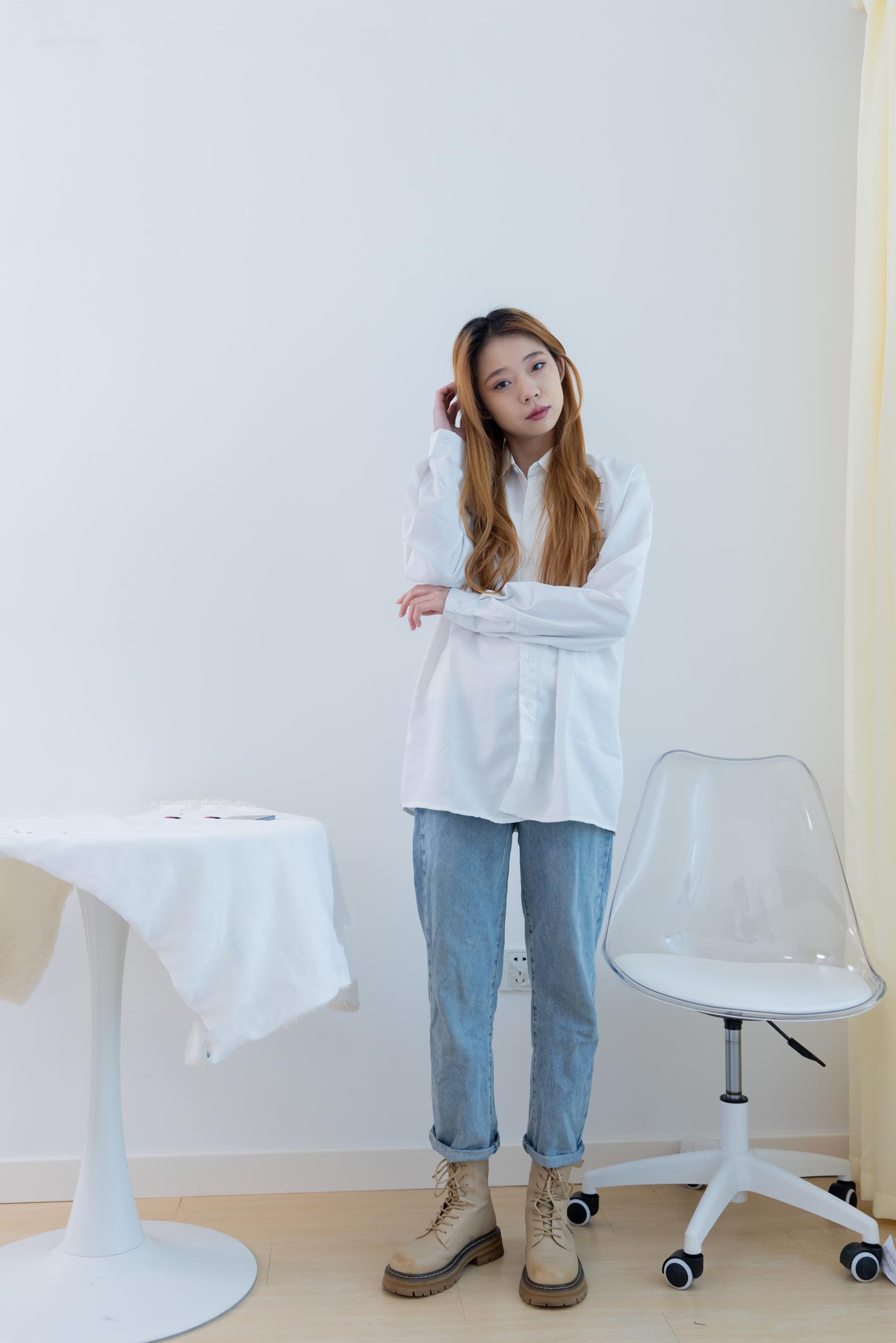 勿恋传媒 1810 橘酱-柠檬气泡水马丁靴白棉袜裸足[150P/1V/3.8G]插图1