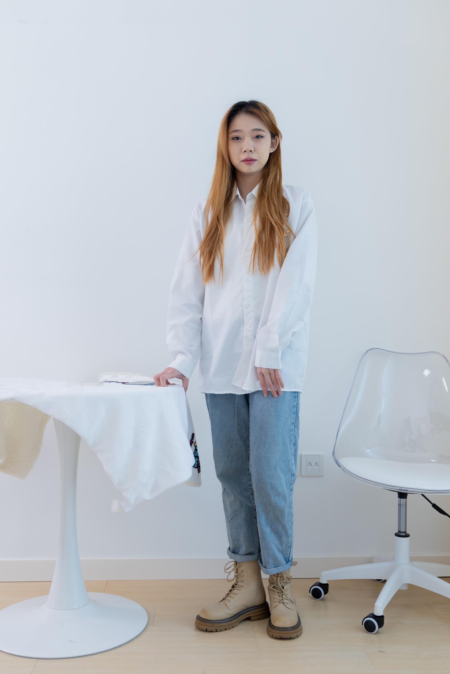 勿恋传媒 1810 橘酱-柠檬气泡水马丁靴白棉袜裸足[150P/1V/3.8G]插图2