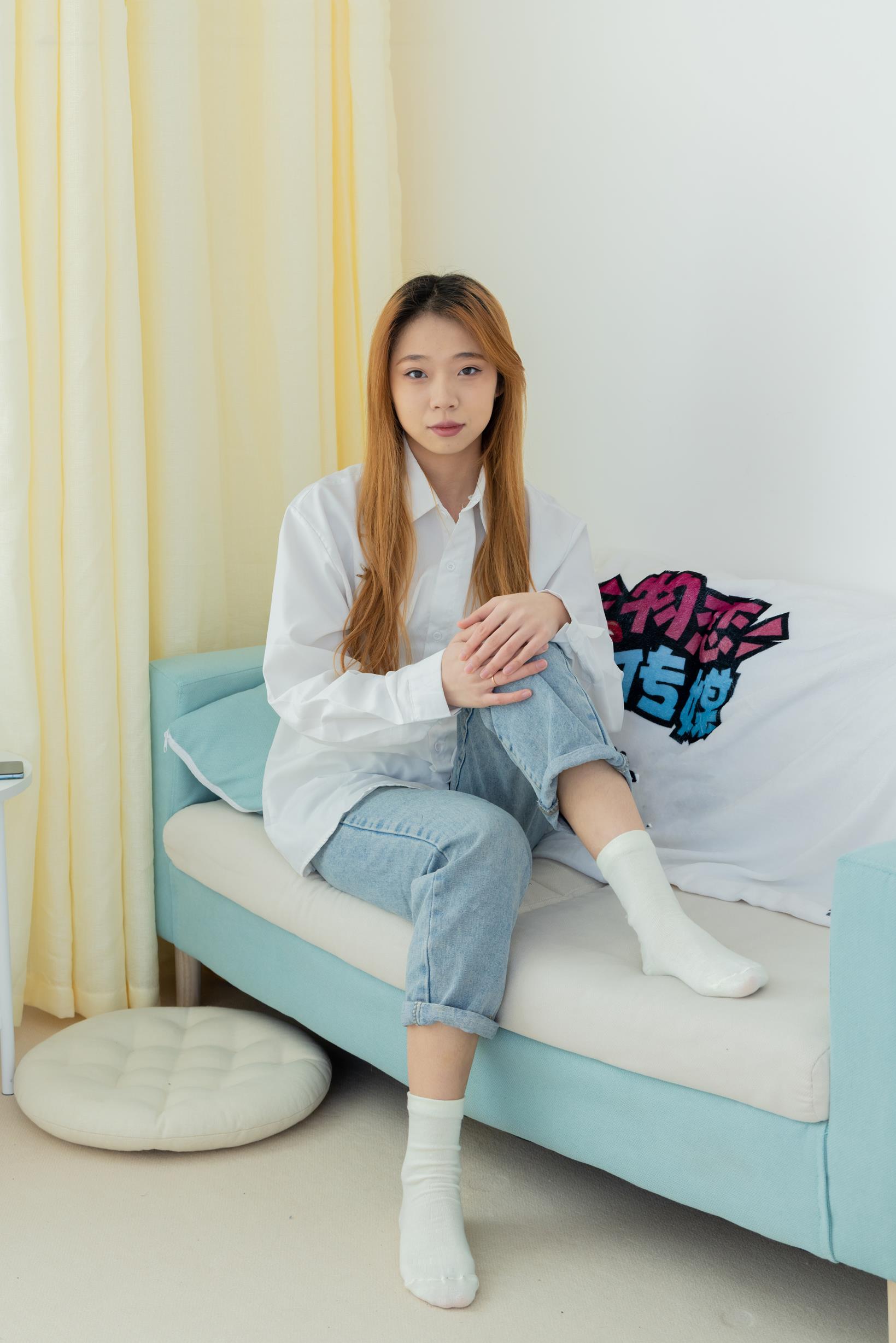 勿恋传媒 1810 橘酱-柠檬气泡水马丁靴白棉袜裸足[150P/1V/3.8G]插图5