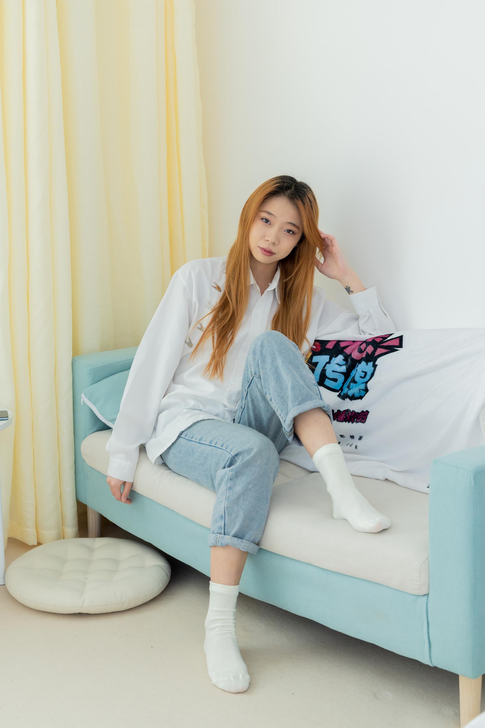 勿恋传媒 1810 橘酱-柠檬气泡水马丁靴白棉袜裸足[150P/1V/3.8G]插图8