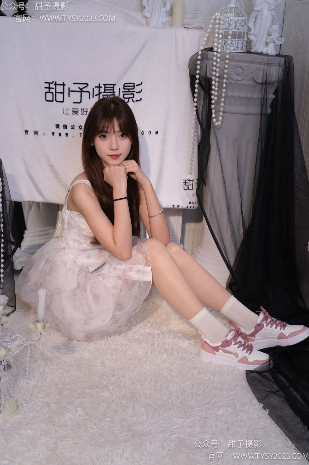 甜予摄影 001:璇璇-板鞋、白棉袜、肉丝（脚尖加固款）[124P/2V/10.46GB]插图2