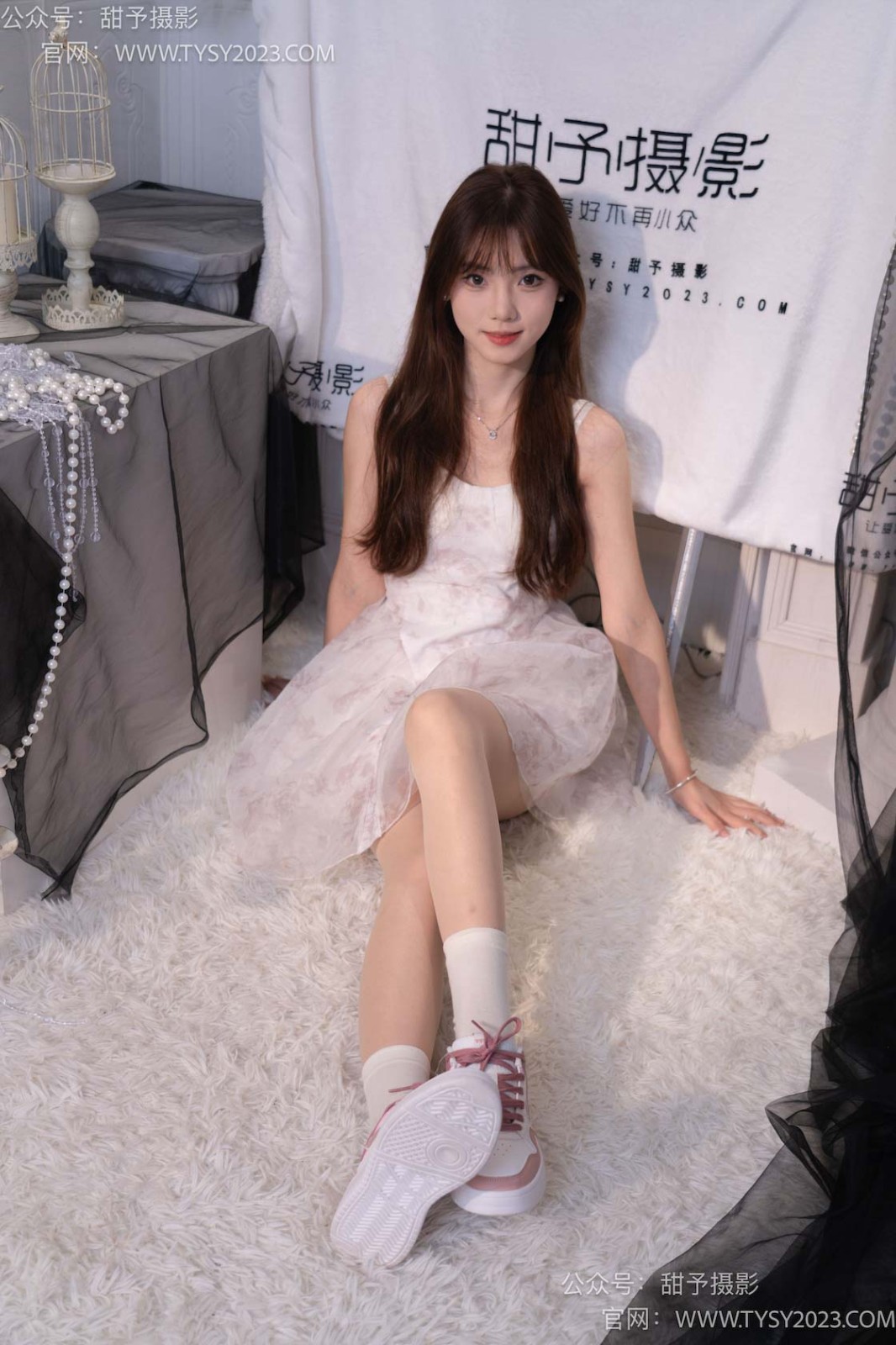 甜予摄影 001:璇璇-板鞋、白棉袜、肉丝（脚尖加固款）[124P/2V/10.46GB]插图3