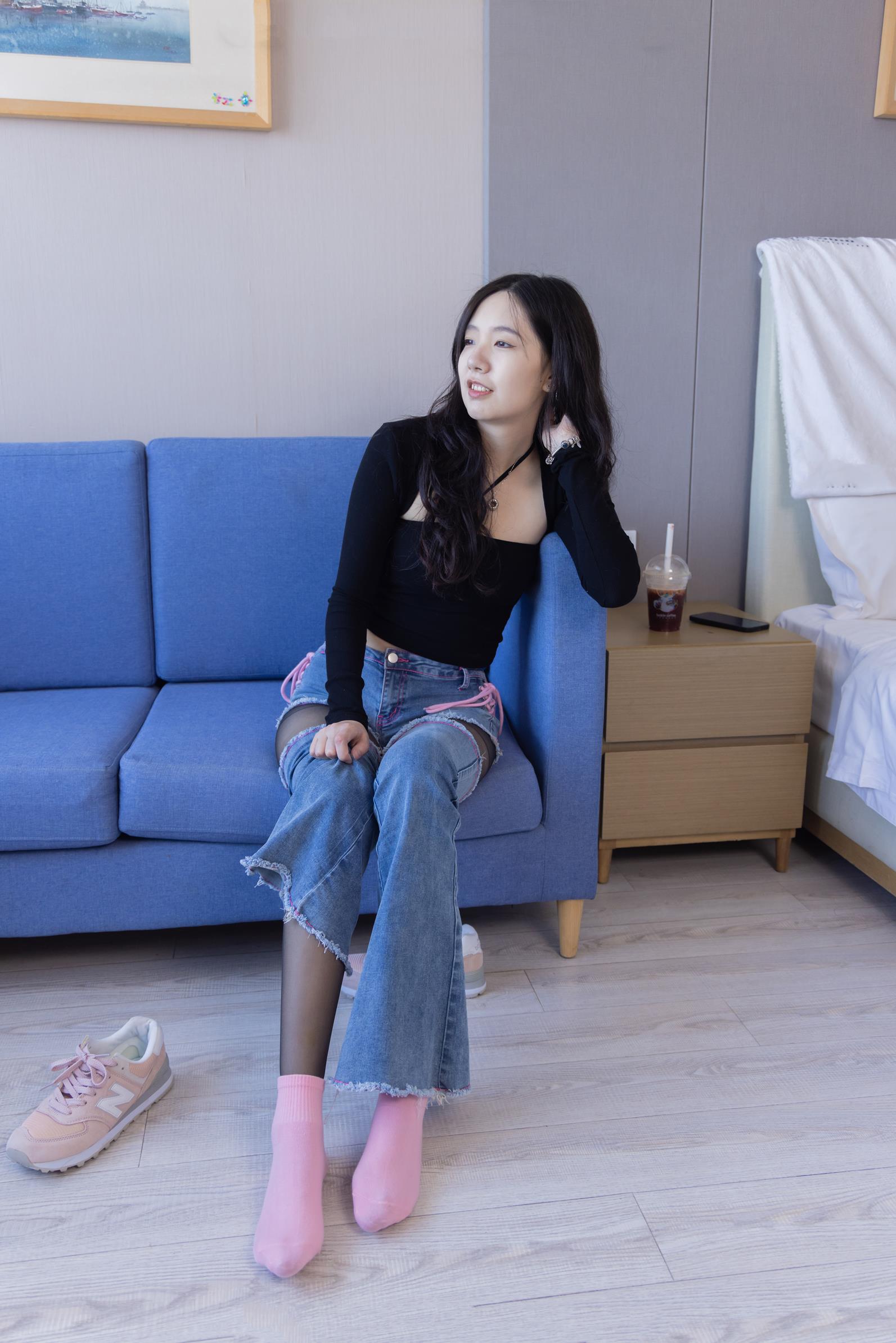 袜啵啵 317 小甜豆花絮版运动鞋可拆卸牛仔裤粉棉袜黑丝[140P/1V/6.37G]插图6