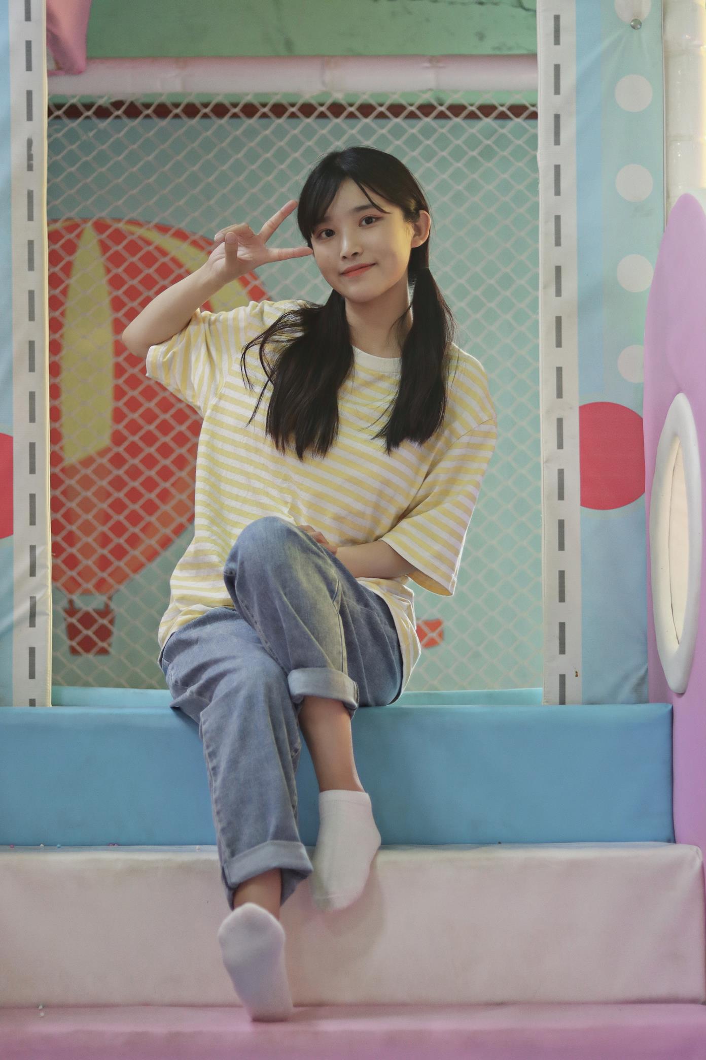 织梦映像 蹦床日记 赤着脚乐元漫步完整版短丝+白棉袜 [300P/1V/8.6G]插图