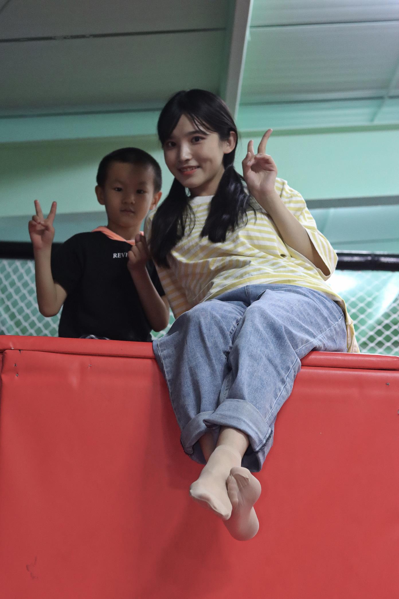 织梦映像 蹦床日记 赤着脚乐元漫步完整版短丝+白棉袜 [300P/1V/8.6G]插图4