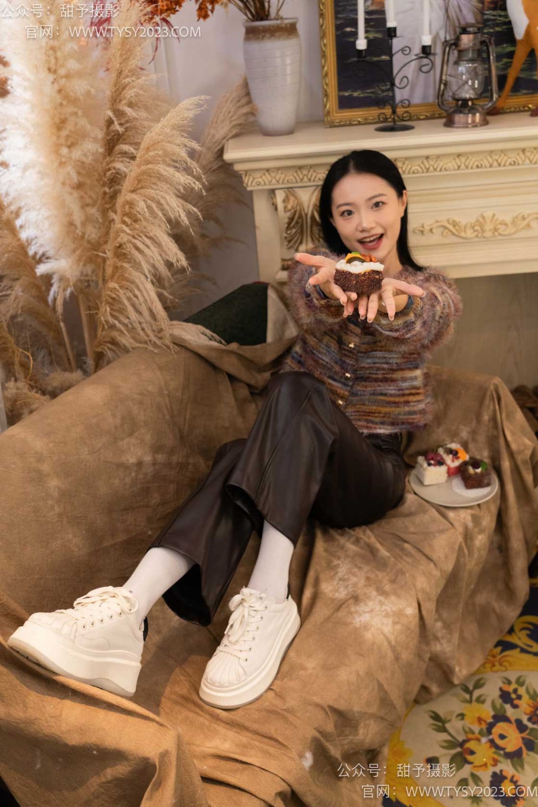 甜予摄影 005:齐齐-板鞋、白棉袜、裸足[122P/2V/9.75GB]插图1