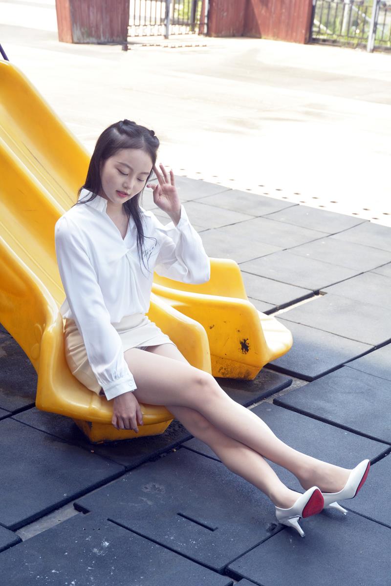 初夏女神 089期 双双~职场生涯每个周末就是我的职场生涯的开启模式 [140P/1V/5.37G]插图2