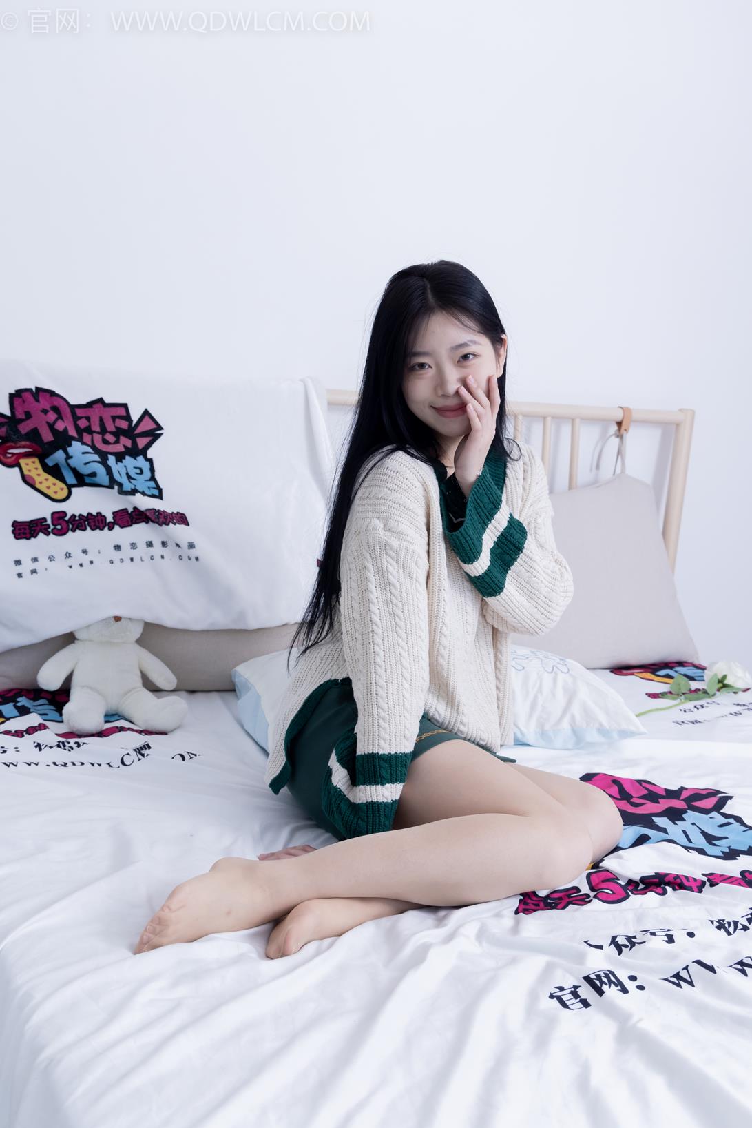 勿恋传媒 1854期 小谷冬日暖阳三双高跟鞋肉丝脚尖加固款裸足[150P/1V/6G]插图5