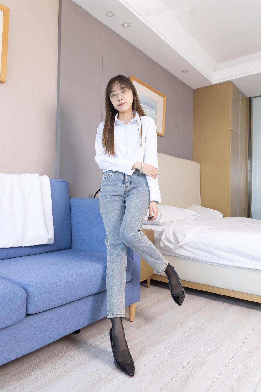 袜啵啵 337期 稚予花絮版高跟鞋黑丝脚尖加固款库里斯裸足超多图超长花絮 [200P/1V/7.95G]插图