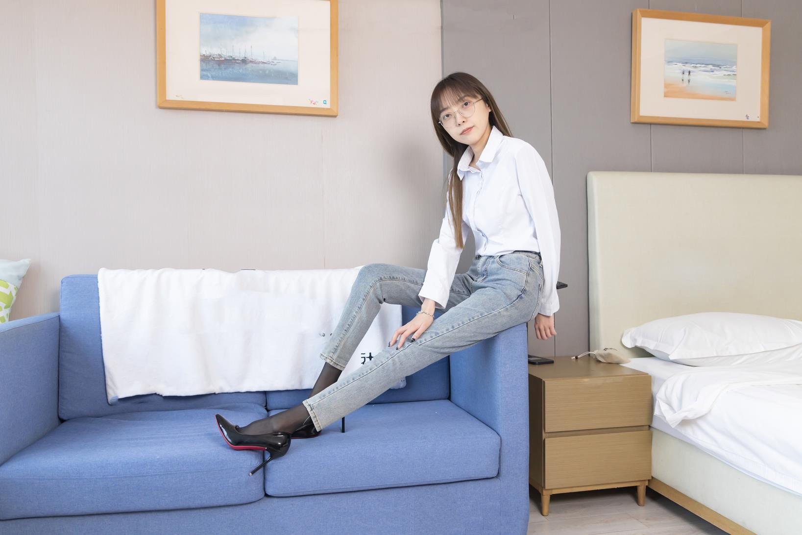 袜啵啵 337期 稚予花絮版高跟鞋黑丝脚尖加固款库里斯裸足超多图超长花絮 [200P/1V/7.95G]插图4