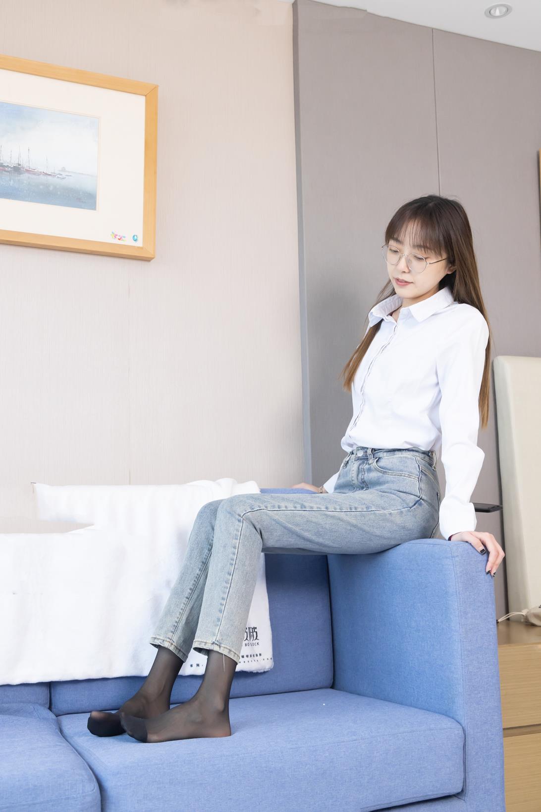 袜啵啵 337期 稚予花絮版高跟鞋黑丝脚尖加固款库里斯裸足超多图超长花絮 [200P/1V/7.95G]插图2