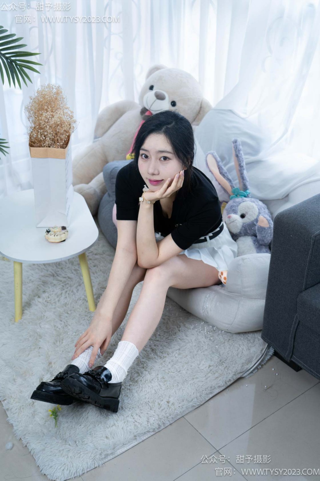 甜予摄影 012 鱼鱼-皮鞋、穿脏镂空白棉袜、裸足[125P/2V/10.21GB]插图