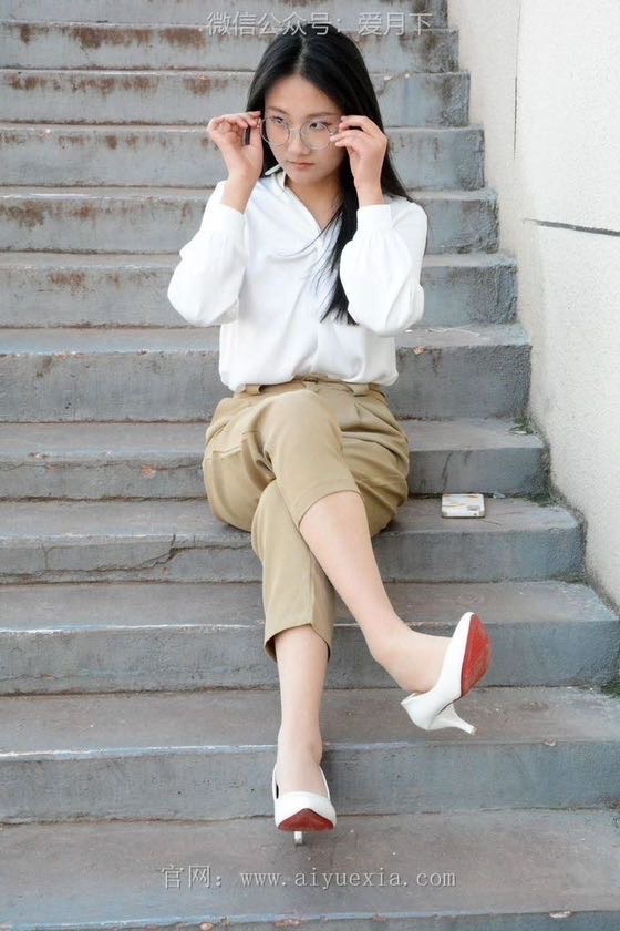 月下摄影 NO.005 恰恰~生活套装 展示一下平时去工作中使用的工作装。略显成熟！[130P/1V/5.77G]插图