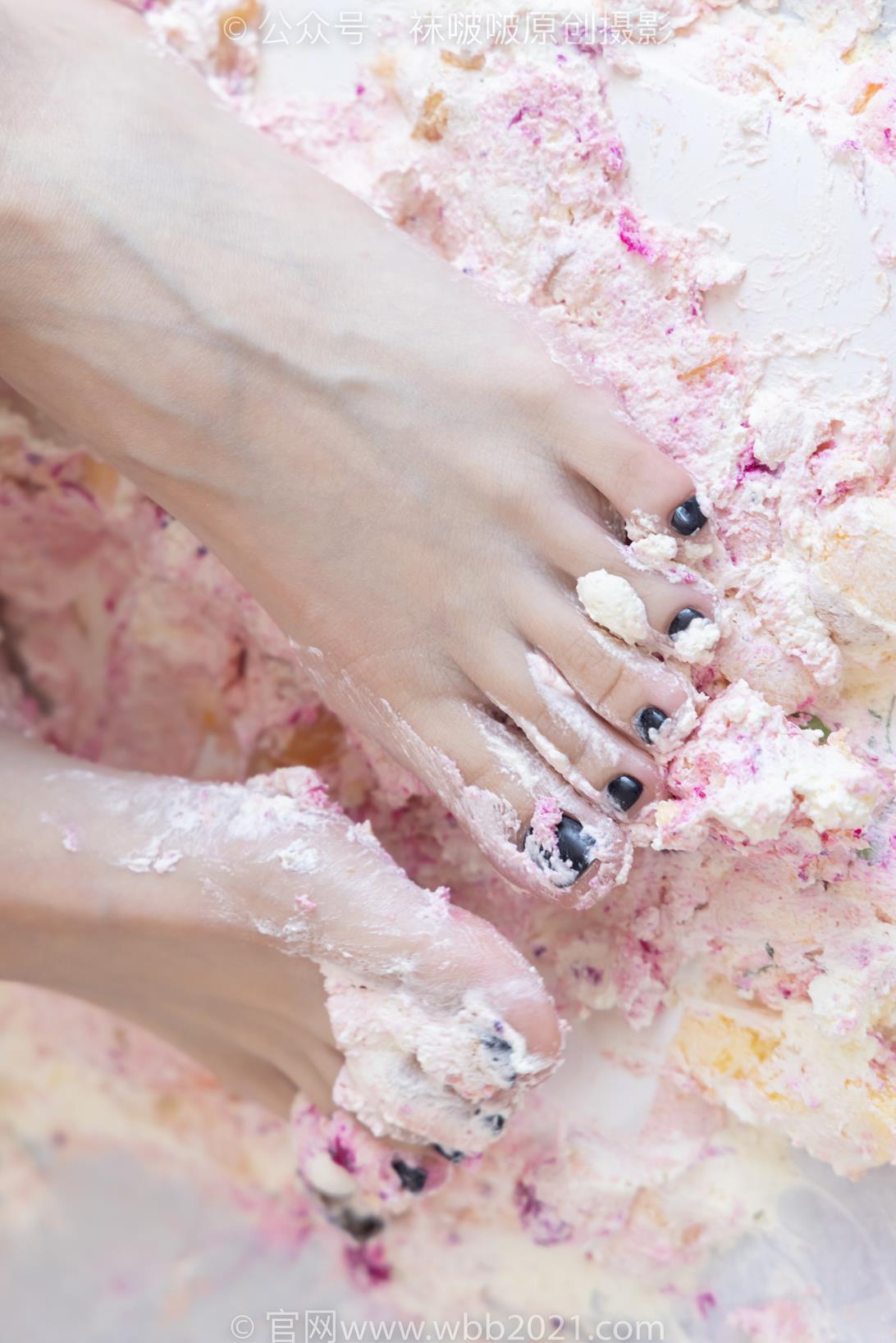 袜啵啵 309期 稚予剧情版脚踩蛋糕 [30P/1V/1.56GB]插图4