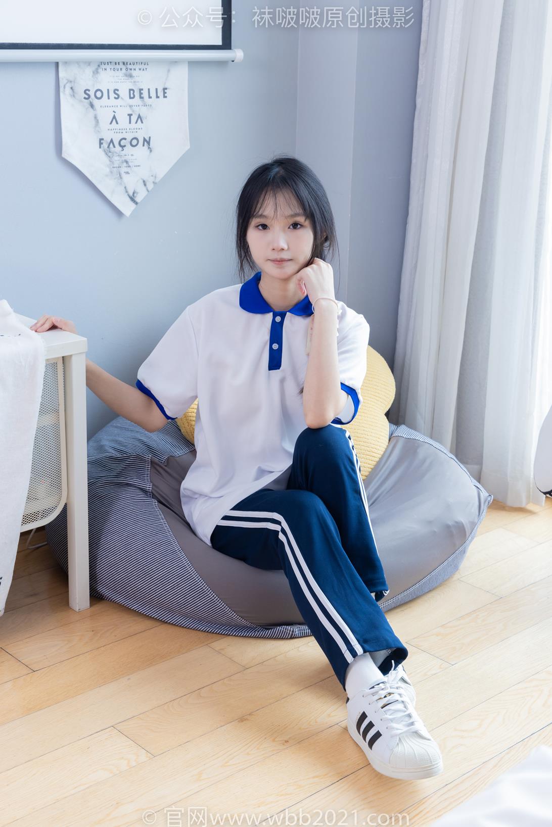 袜啵啵 366期花絮版 甜甜圈学生服三叶草板鞋白丝袜脚[150P/1V/6.13GB]插图