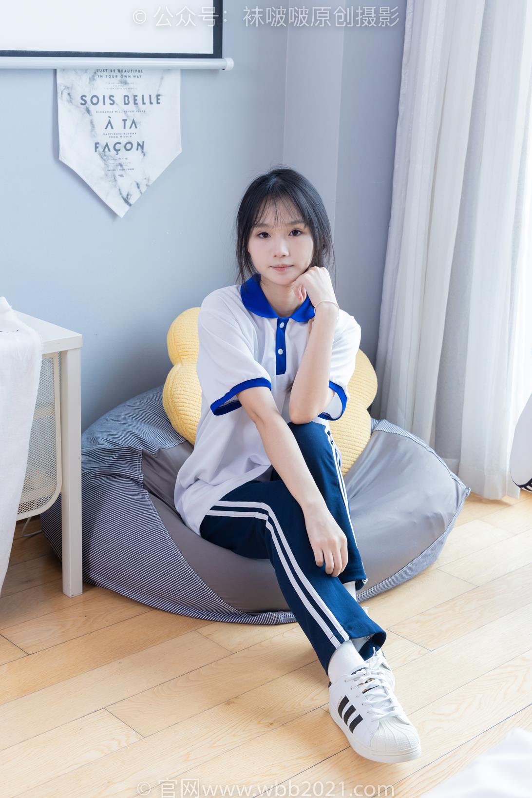 袜啵啵 366期花絮版 甜甜圈学生服三叶草板鞋白丝袜脚[150P/1V/6.13GB]插图1