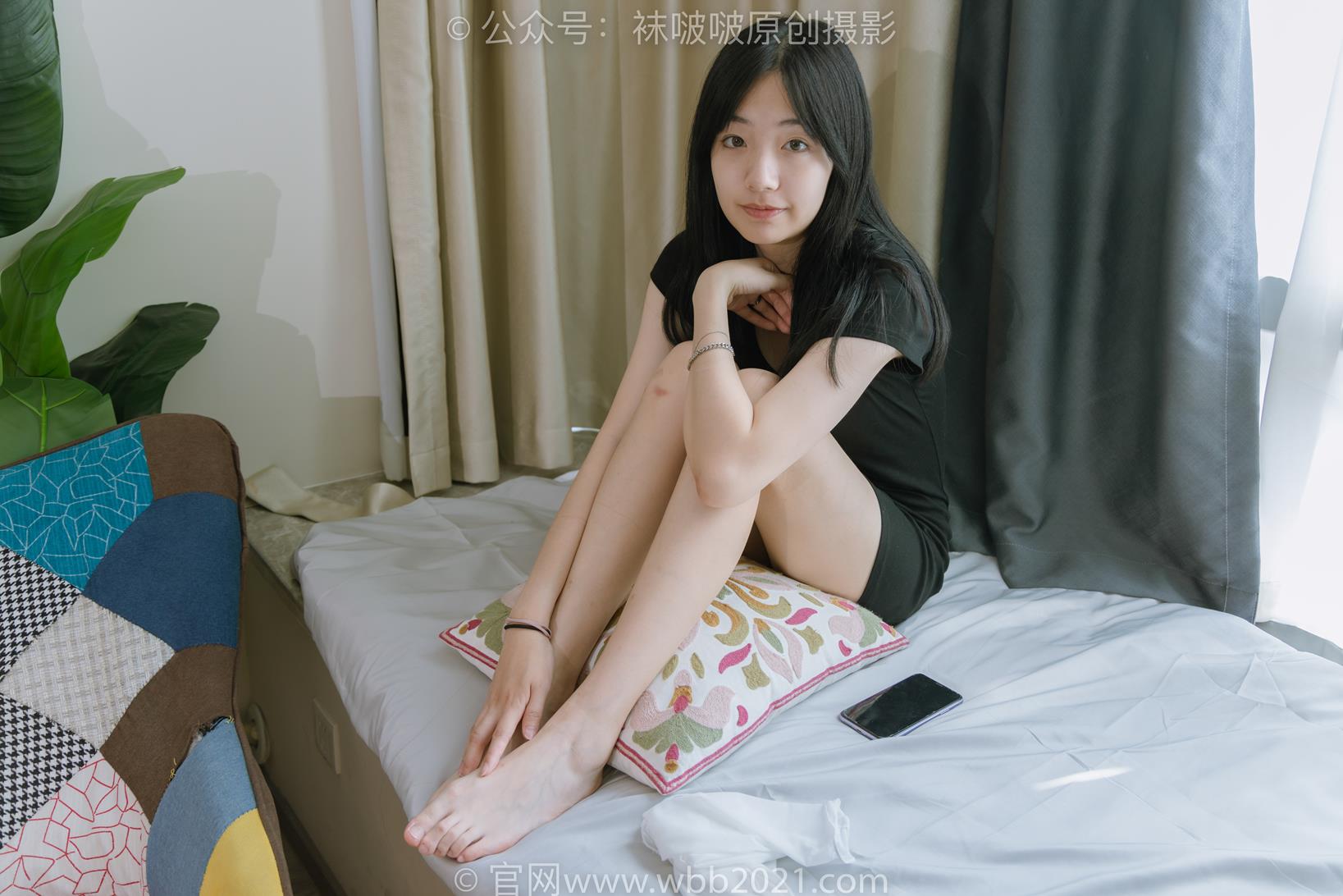 袜啵啵 363期花絮版 小甜豆两双平底鞋黑色船袜白色堆堆丝袜脚裸足[140P/1V/5.59GB]插图5