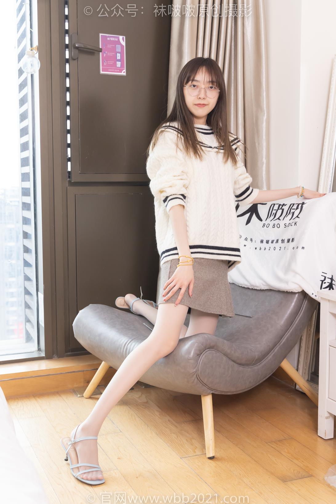 袜啵啵 361期花絮版 稚予高跟凉鞋平底鞋超薄黑丝脚灰丝脚[160P/1V/6.11GB]插图5