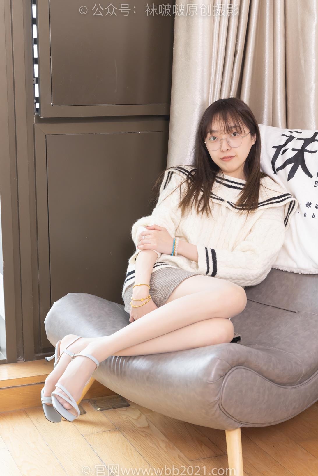 袜啵啵 361期花絮版 稚予高跟凉鞋平底鞋超薄黑丝脚灰丝脚[160P/1V/6.11GB]插图6