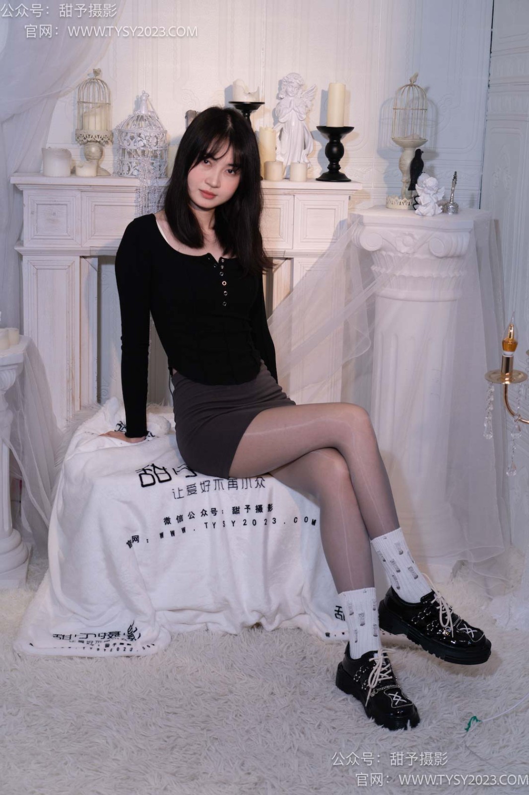 [甜予摄影] NO.016 小野-皮鞋、白棉袜、油亮灰丝 [129P/2V/9.88GB]插图