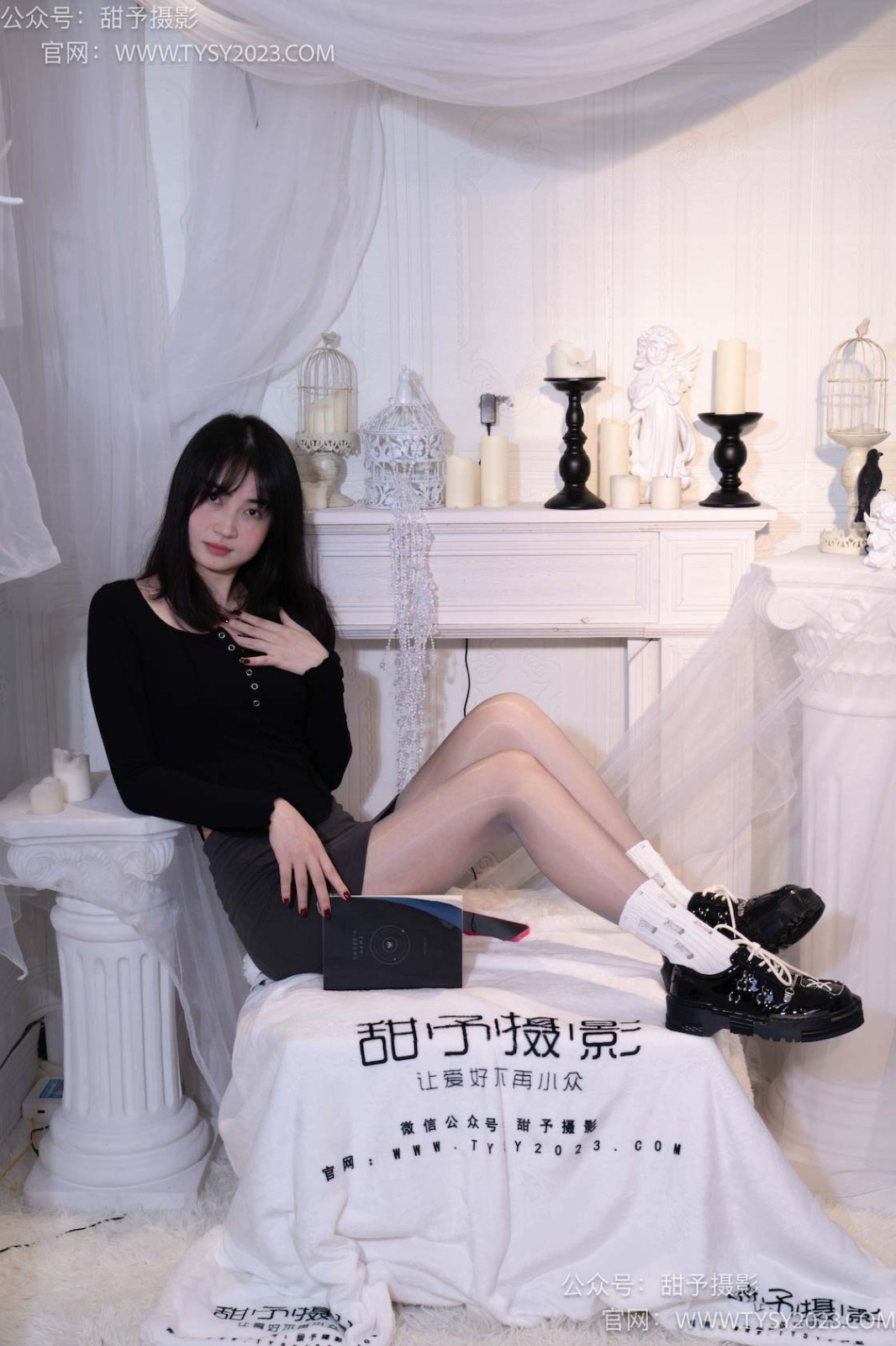 [甜予摄影] NO.016 小野-皮鞋、白棉袜、油亮灰丝 [129P/2V/9.88GB]插图4