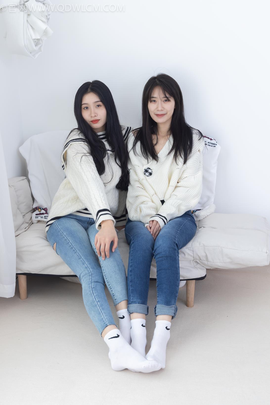 勿恋传媒 1913期 菜菜绒绒牛奶棉花糖长筒靴白色棉袜脚[181P/1V/7.78G]插图5