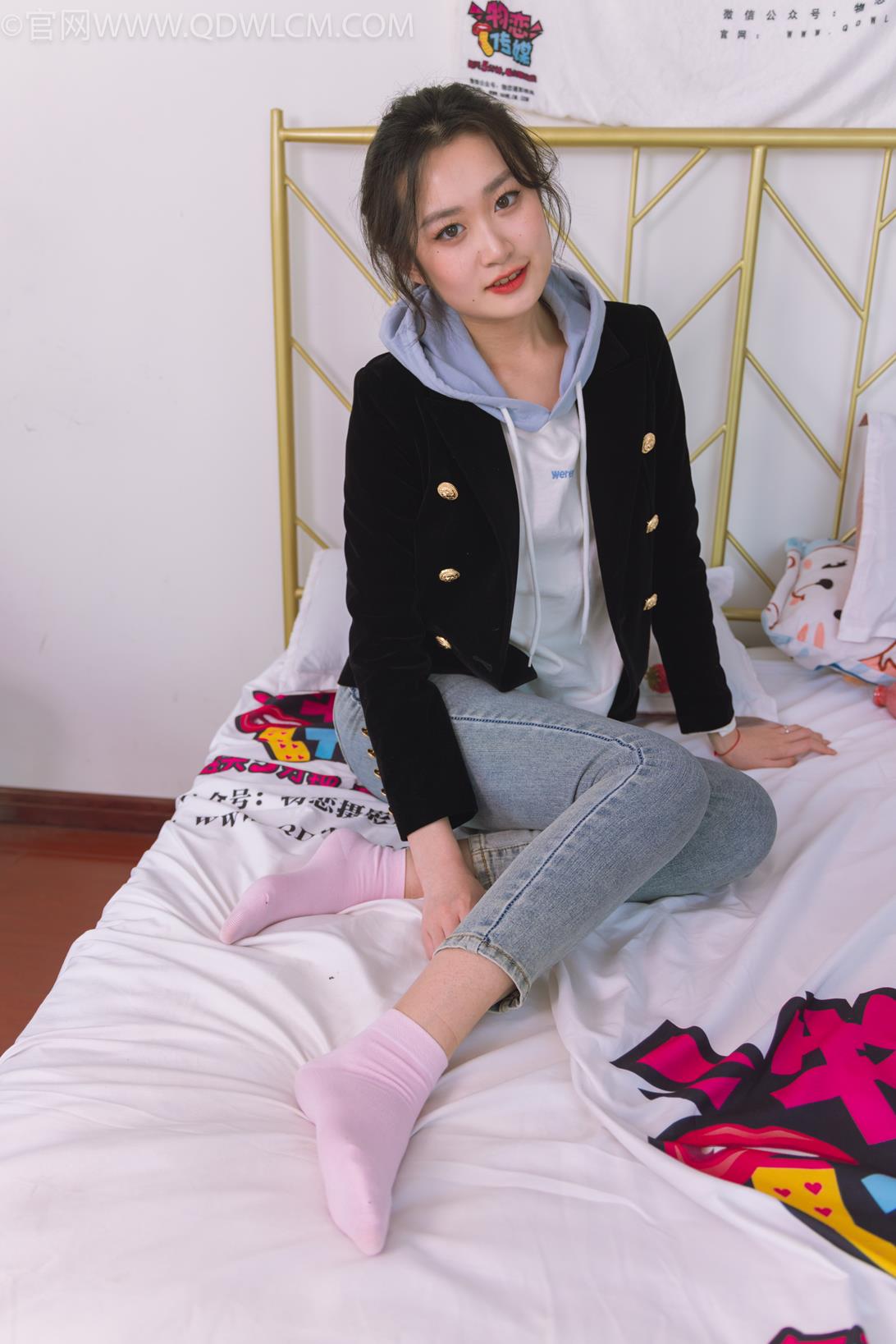 勿恋传媒 积分兑换 038期 小敏长筒靴粉色棉袜脚[150P/1V/4.87GB]插图7