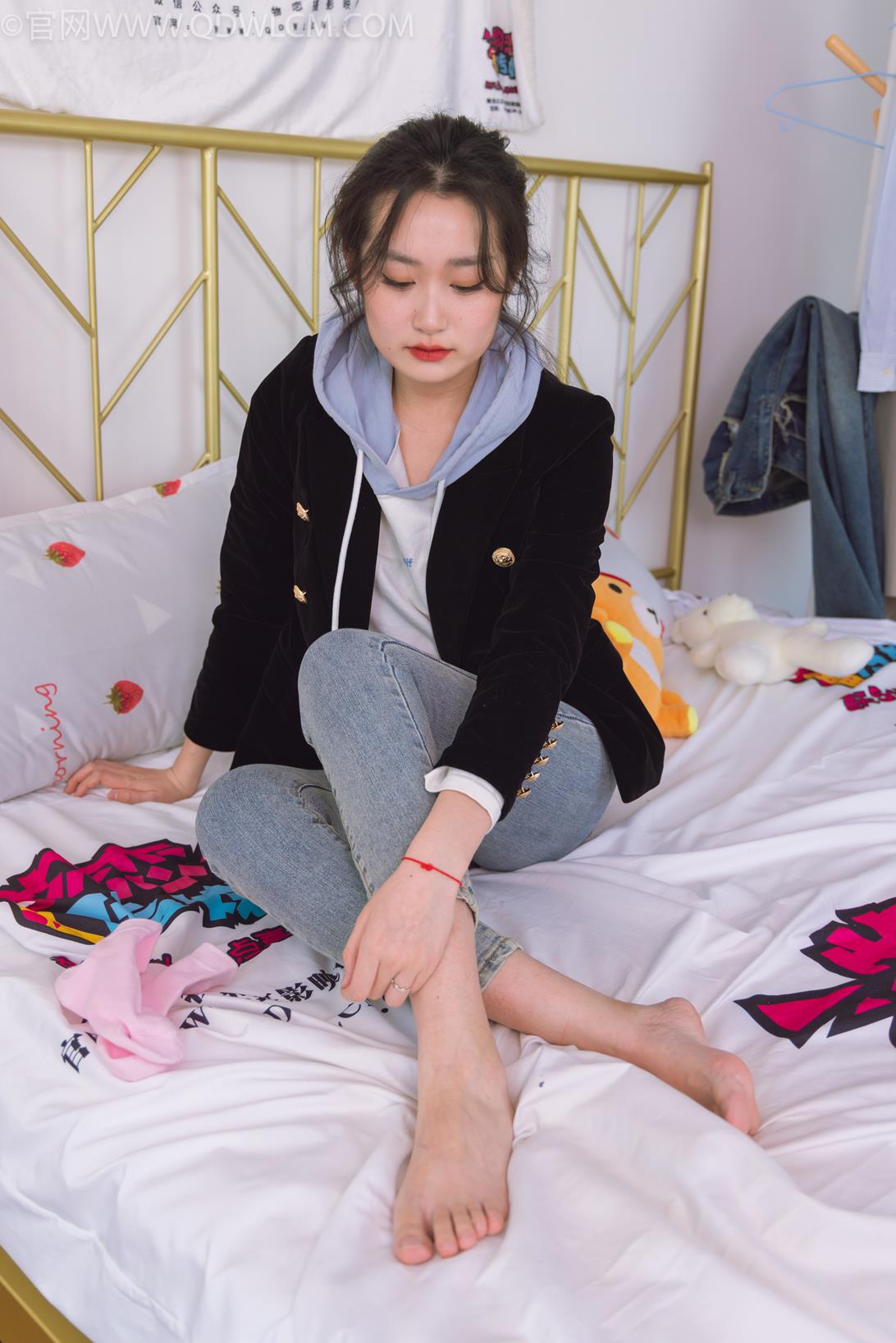 勿恋传媒 积分兑换 038期 小敏长筒靴粉色棉袜脚[150P/1V/4.87GB]插图2