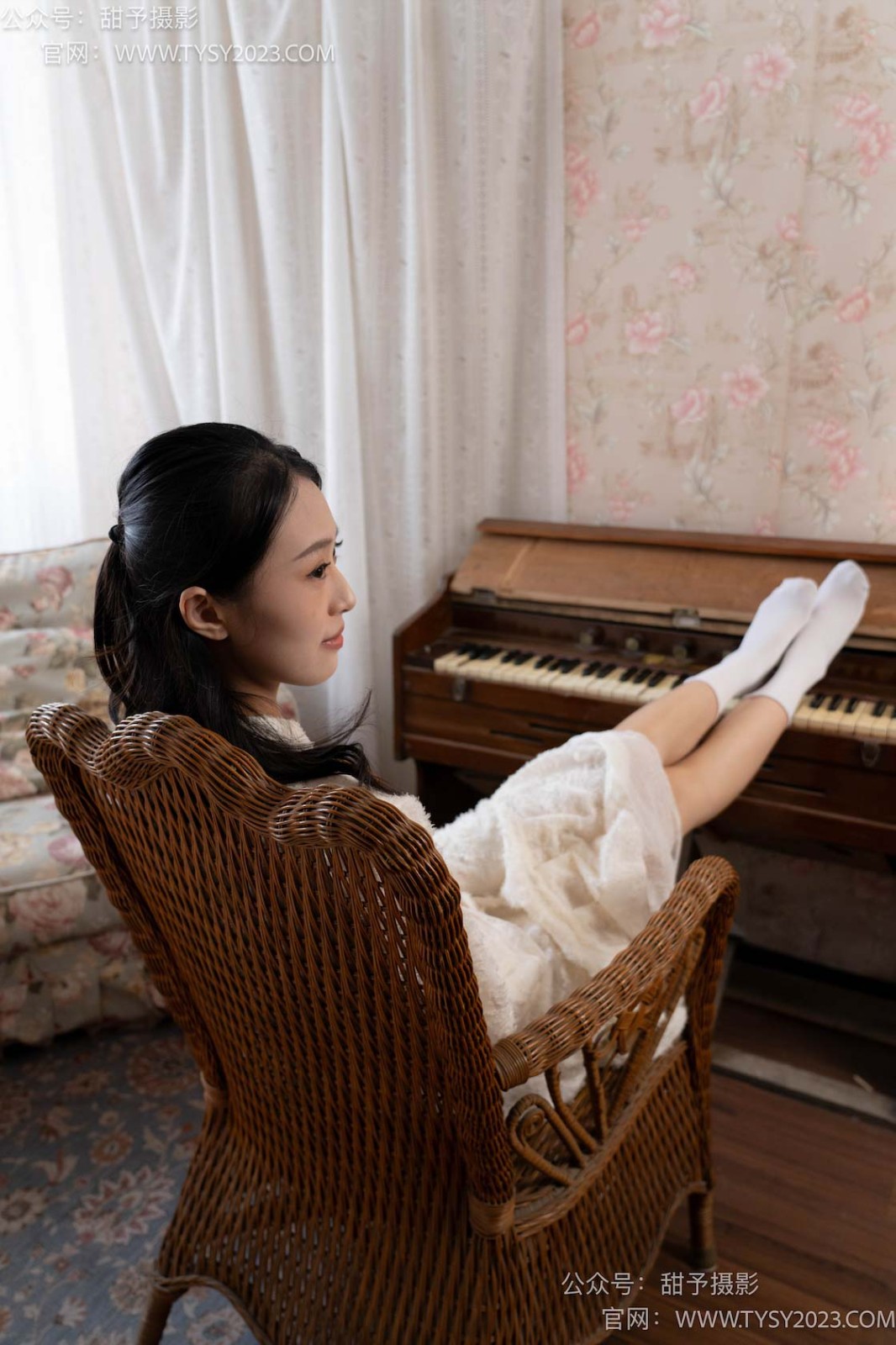 甜予摄影 NO.029 肉肉-高跟鞋、白棉袜、裸足[127P/2V/10.07GB]插图