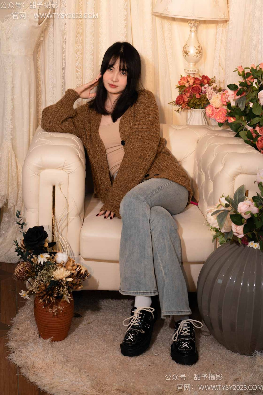 甜予摄影 NO.031 小野-皮鞋、白棉袜、油量灰丝（脚尖透明款、库里丝）[129P/2V/9.79GB]插图3