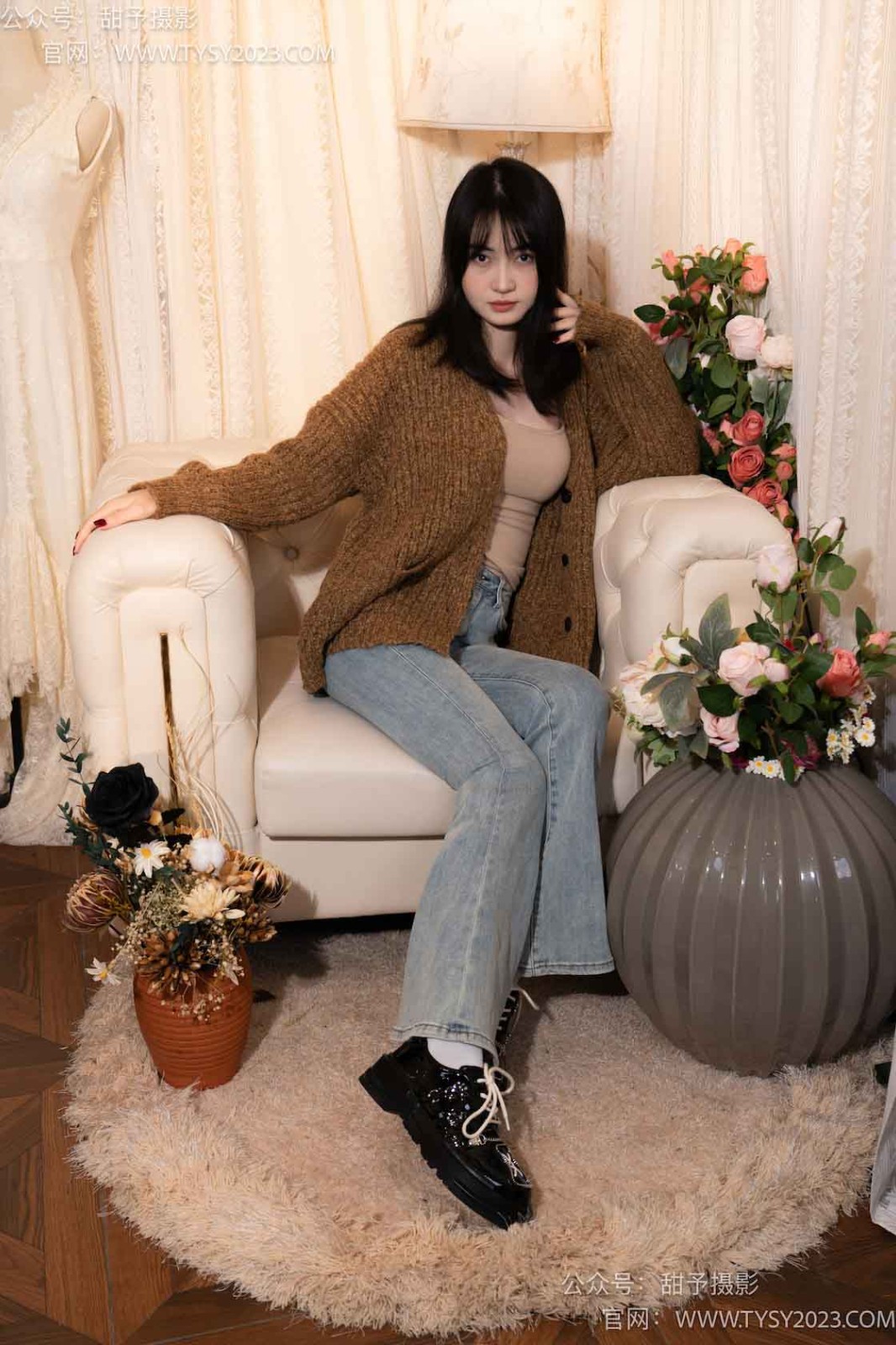 甜予摄影 NO.031 小野-皮鞋、白棉袜、油量灰丝（脚尖透明款、库里丝）[129P/2V/9.79GB]插图1