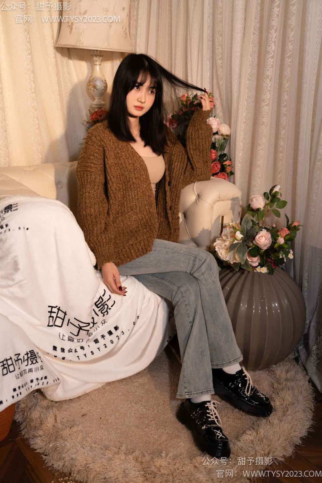 甜予摄影 NO.031 小野-皮鞋、白棉袜、油量灰丝（脚尖透明款、库里丝）[129P/2V/9.79GB]插图2