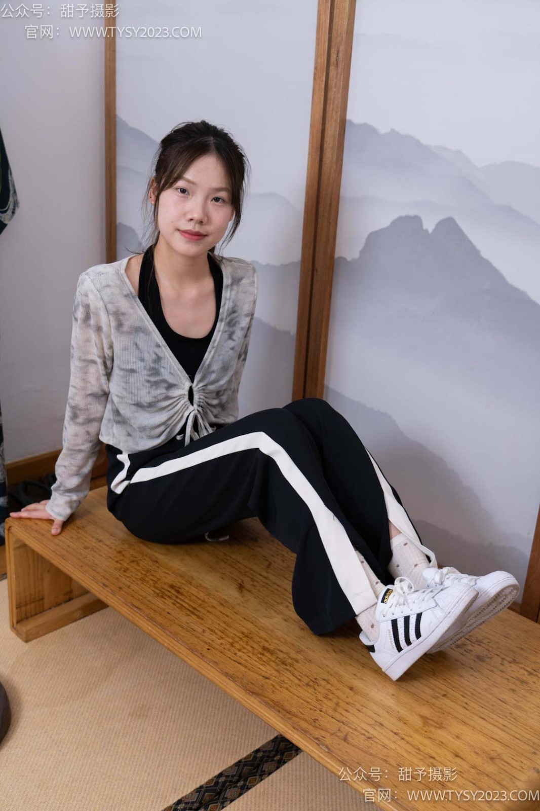 甜予摄影 NO.046 双双-板鞋、白棉袜、裸足[130P/2V/10.20GB]插图4