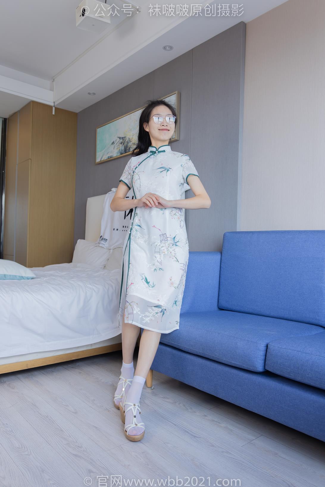 袜啵啵 371期花絮版 芝士旗袍白丝短袜凉高跟鞋[140P/1V/6.03G]插图1