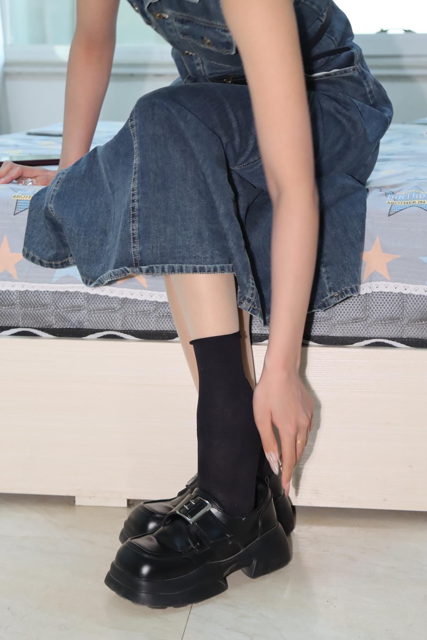 作者原创 第三期佳佳肉丝 脚高跟鞋黑皮鞋黑丝短袜[484P/6V/8.37GB]插图2