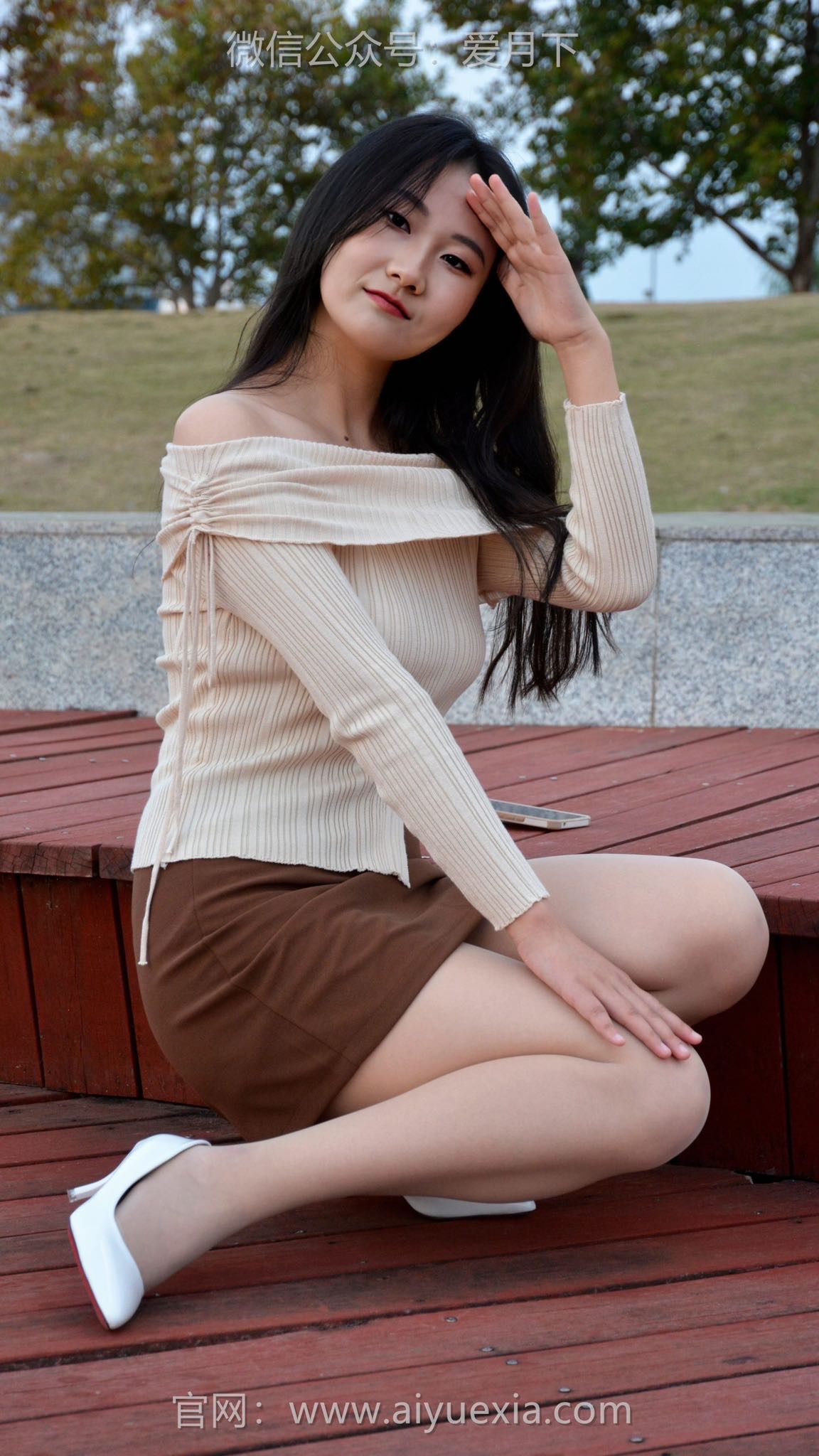 [爱月下] NO.007 恰恰 一字肩尴尴尬尬的第一次驾驭一字肩服饰！[100P/1V/5.43G]插图