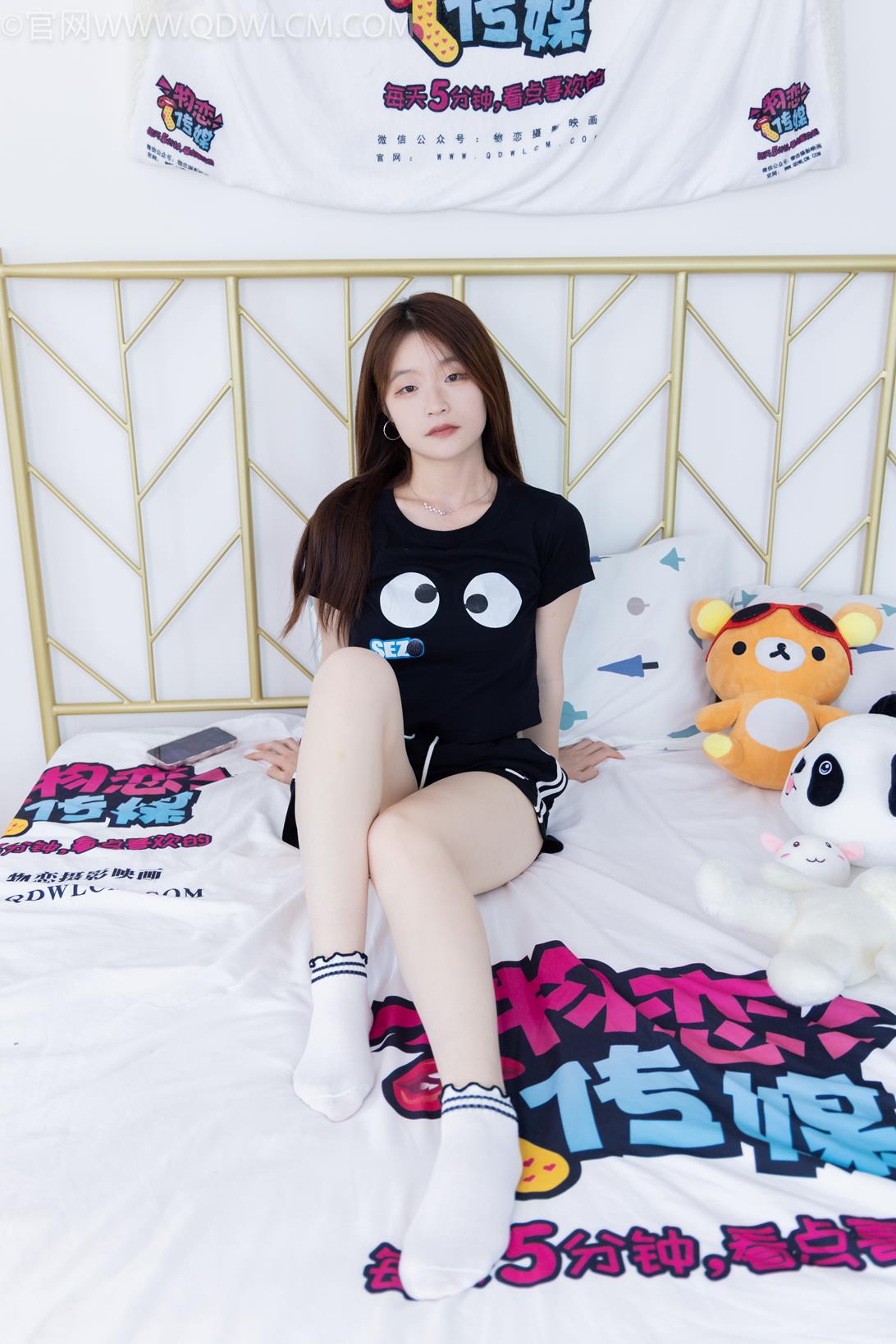 勿恋传媒 积分兑换032期 薏米-板鞋白棉袜裸足[156P/1V/4.08G]插图1