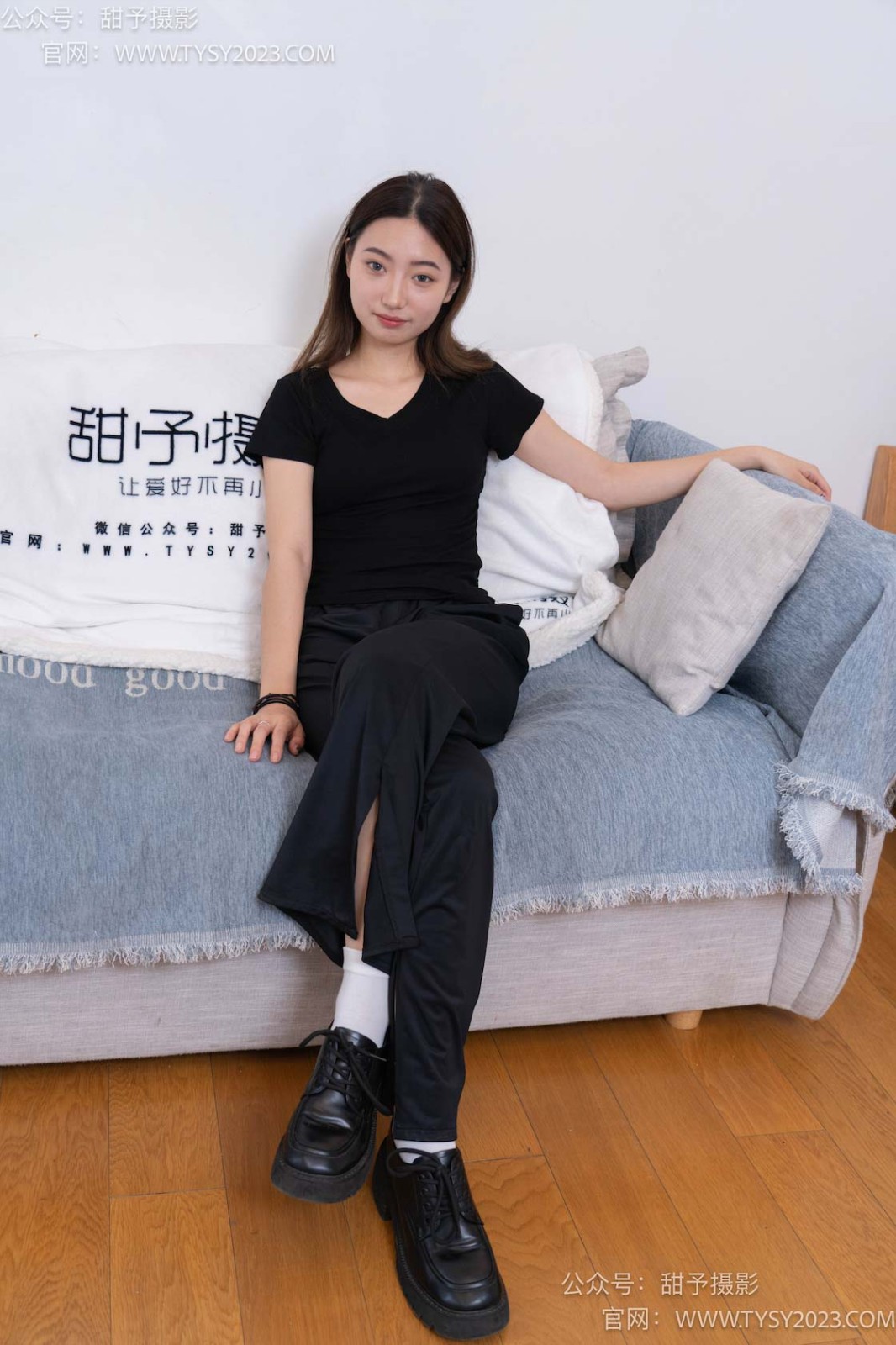 甜予摄影 NO.054 雪梨-皮鞋、白棉袜、肉丝（脚尖加固款） [130P/2V/9.92GB]插图4