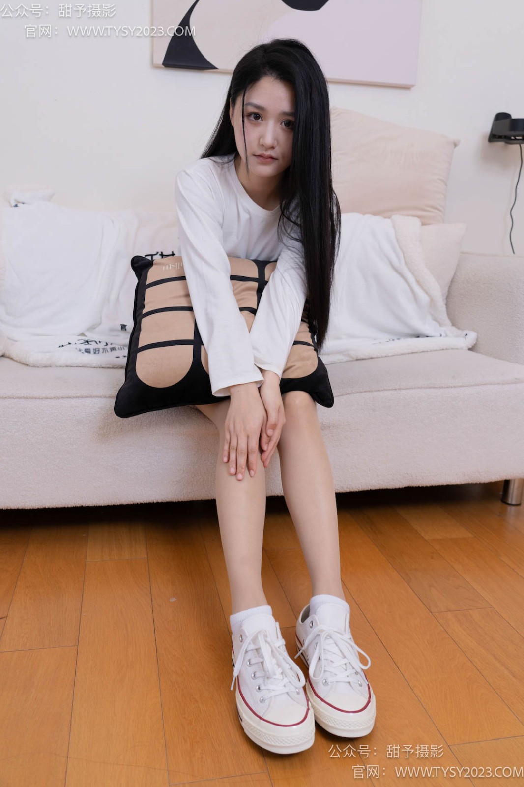 甜予摄影 NO.061 澜澜-帆布鞋、白棉袜、肉丝（脚尖加固款） [129P/2V/9.84GB]插图3