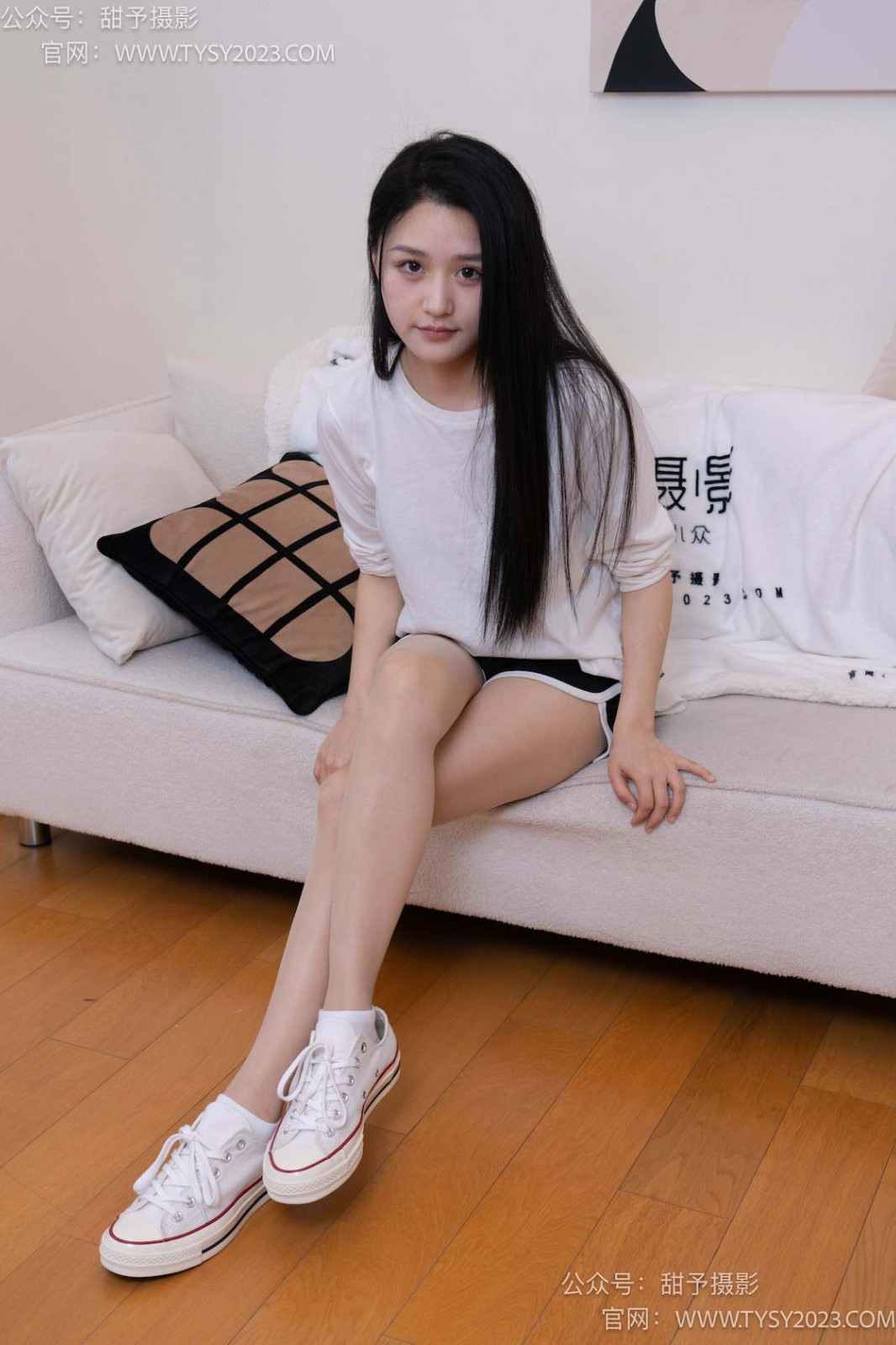 甜予摄影 NO.061 澜澜-帆布鞋、白棉袜、肉丝（脚尖加固款） [129P/2V/9.84GB]插图1