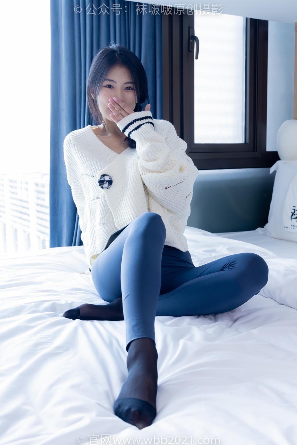 袜啵啵 389期花絮版 奶油长靴高跟凉鞋黑丝脚尖加固瑜伽裤库里丝裸足[190P/1V/7.96G]插图6