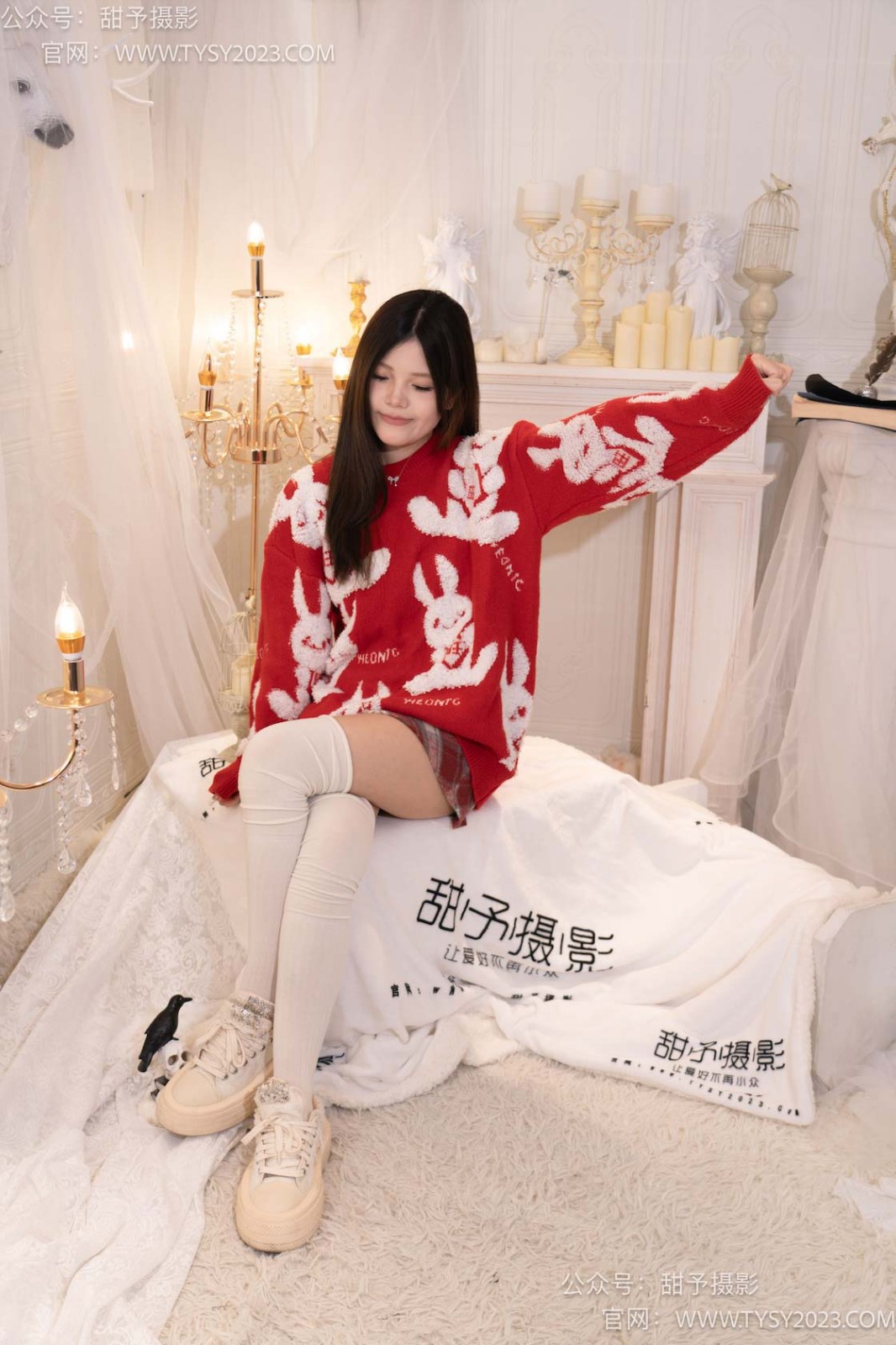 甜予摄影 NO.058 小熊-板鞋、过膝白棉袜、过稀薄白丝（脚尖加固款） [128P/2V/9.60GB]插图2