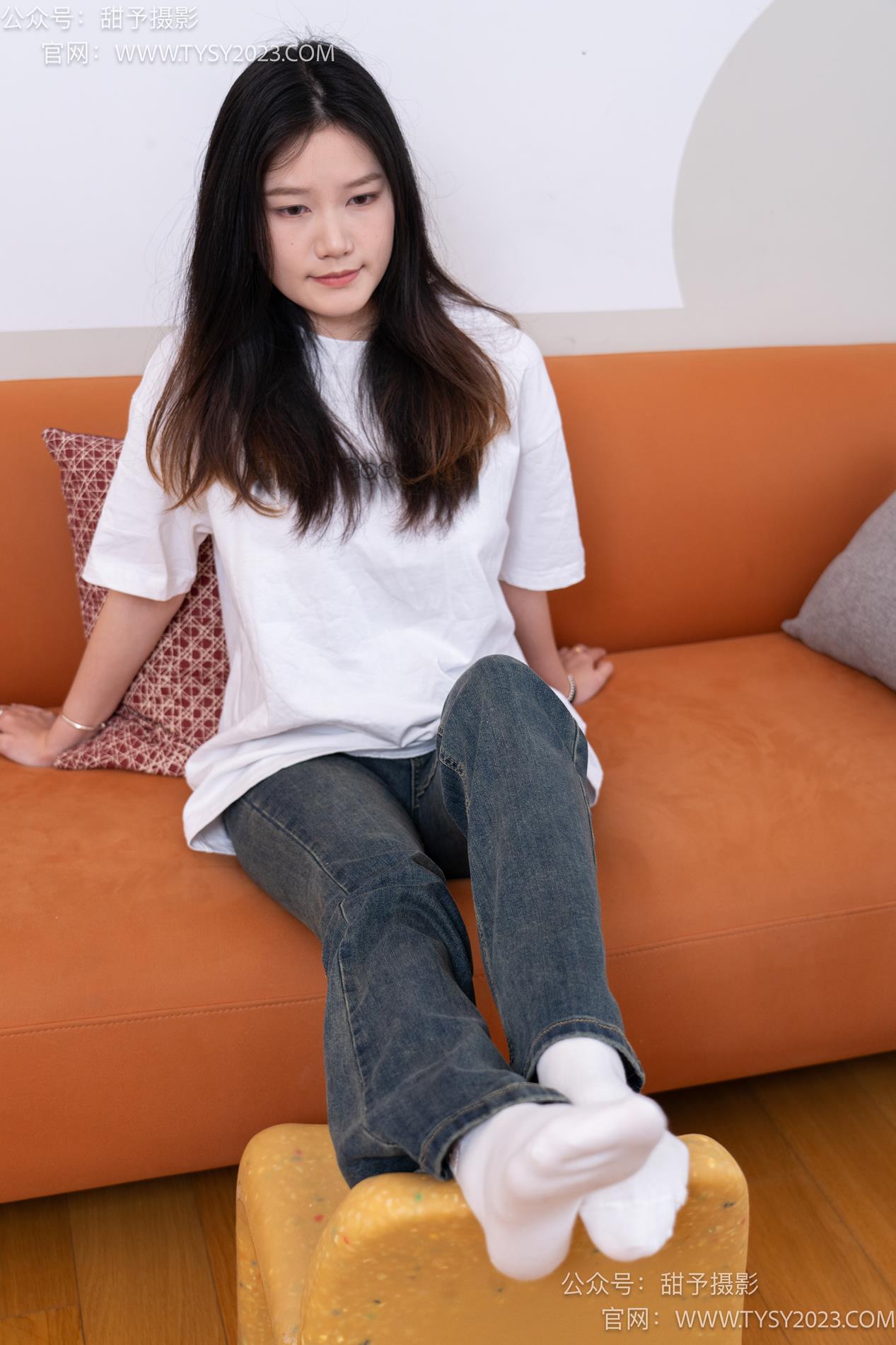 甜予摄影 070期：松松-板鞋、白棉袜、裸足[122P/2V/9.72G]插图3