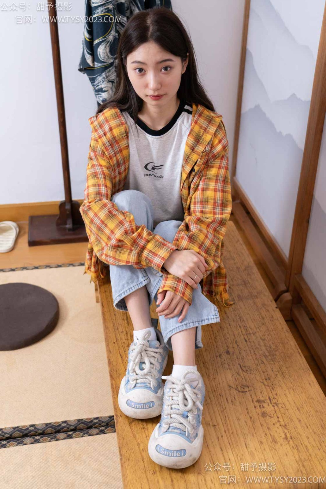 甜予摄影 NO.078 雪梨-帆布鞋、白棉袜、裸足[140P/2V/10.18GB]插图2