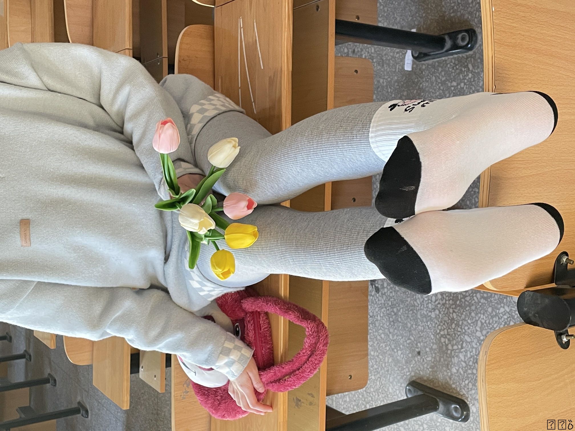 大学教室拍照，白棉袜，兔子袜子，五指袜，瑜伽裤，裸足[136P/164M]插图3