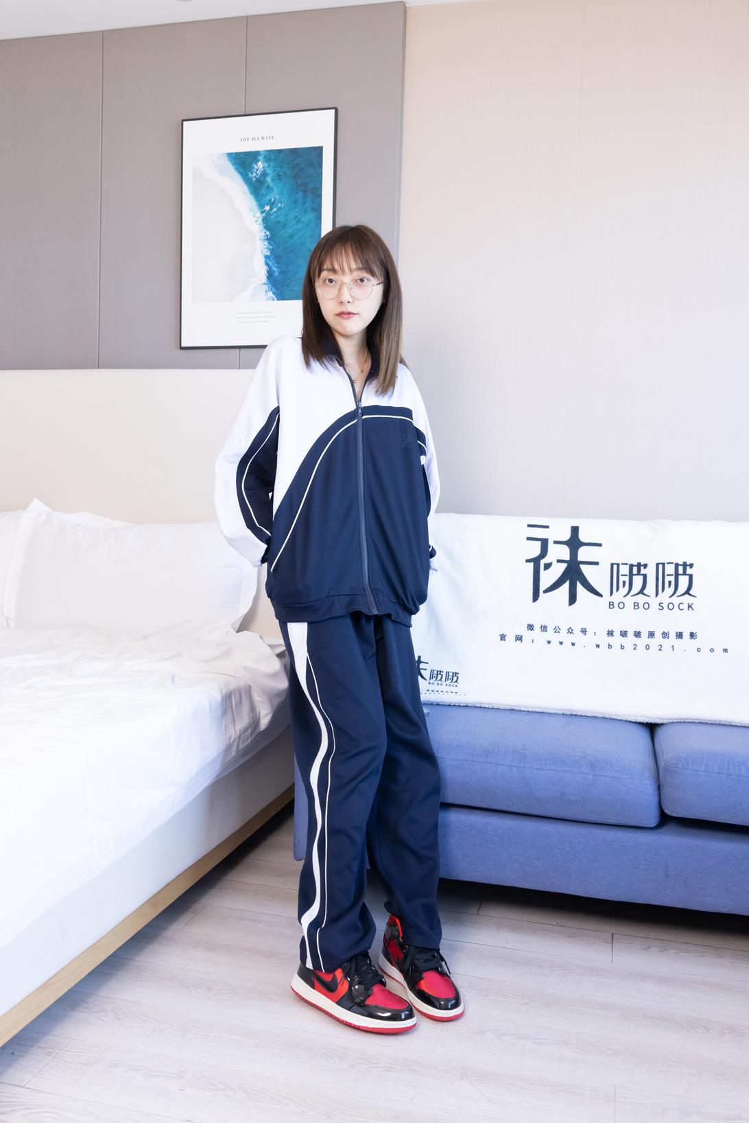 袜啵啵 稚予定制 校服白船袜裸足彩蛋糕剧情[150P/1V/6.45G]插图